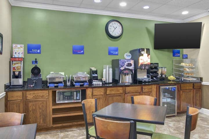 Breakfast/Coffee Service 37 of 41